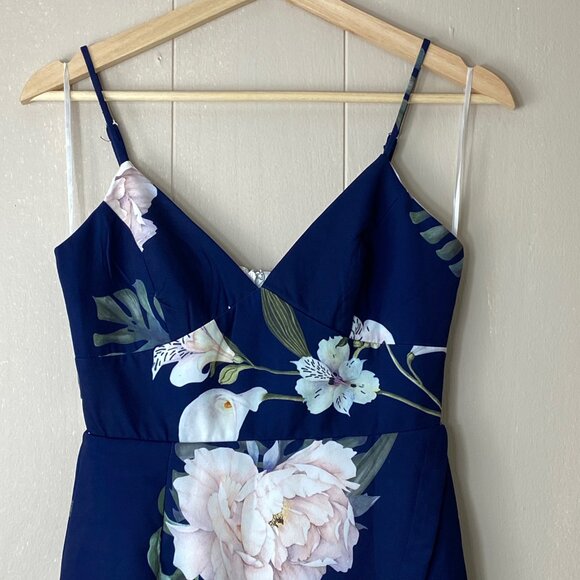 White Closet-Showpo Brand Navy Blue White Floral Fitted Midi Dress Size 2 - Picture 2 of 8